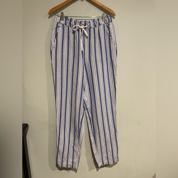 LOFT Demin Blue and White Strip Pull On Pant. Size M tall - Picture 1 of 6